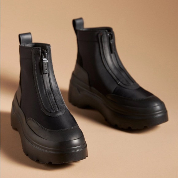 NWOB Hunter Explorer Ankle Zip Women’s Boot Black size 9 and 10 - Picture 1 of 16